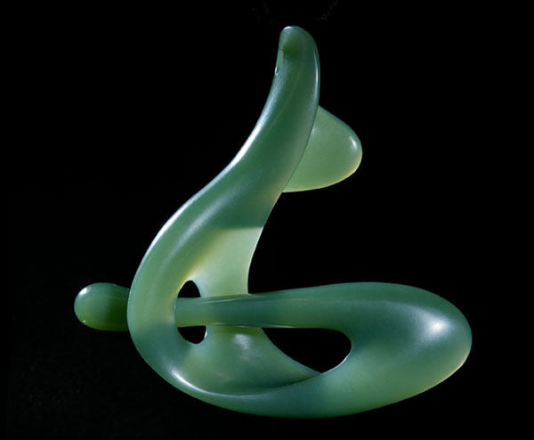 Pentrating2@721 Jade Pendant Penetrating Form