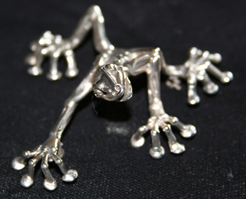 frog2 Silver Dragon